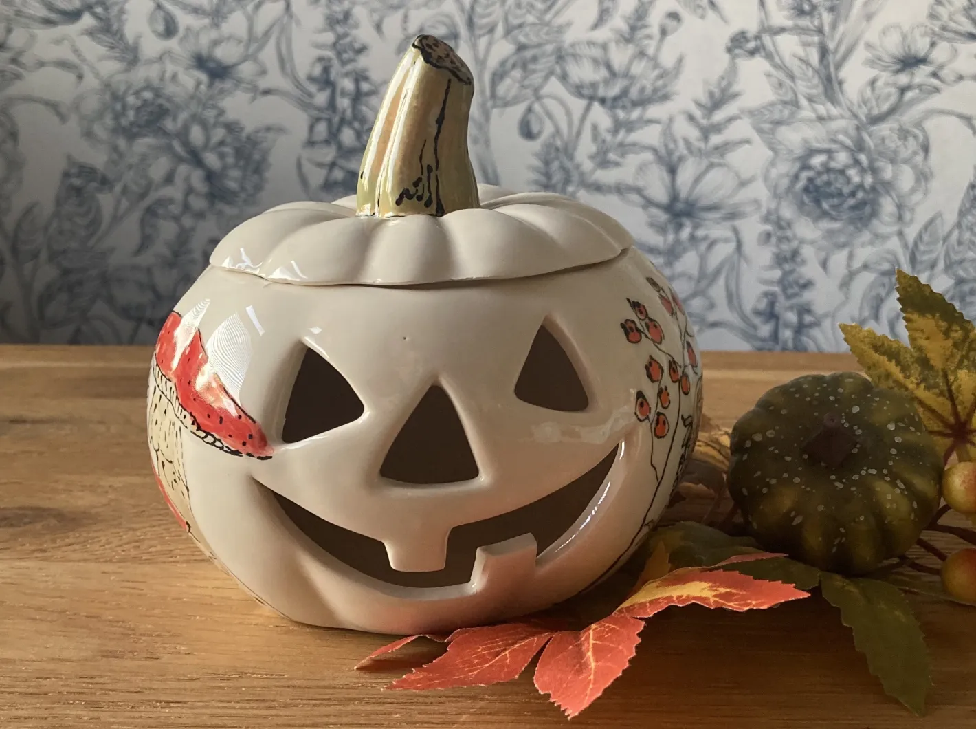 Pumpkin and Autumn Foliage Tea Light Holder