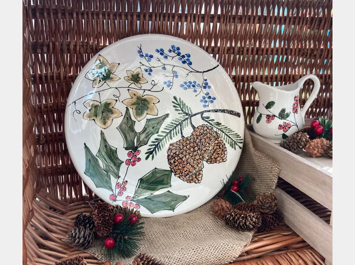 Winter foliage serving plate and mini jug